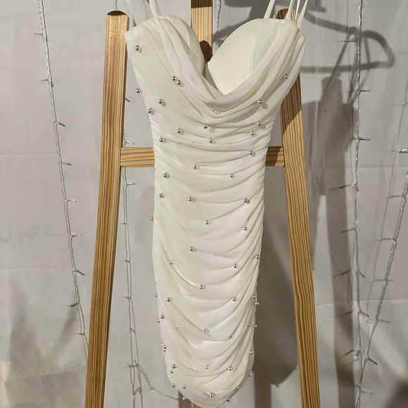 Windsor White Beaded Dress - Picture 1 of 3